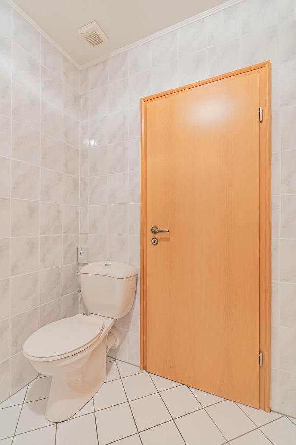 Hotel Le Petit Poete Echternach Bagian luar foto