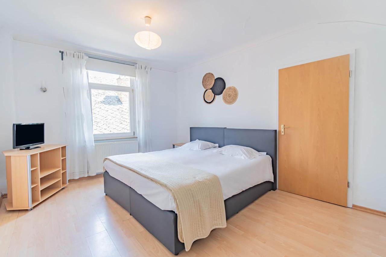 Hotel Le Petit Poete Echternach Bagian luar foto