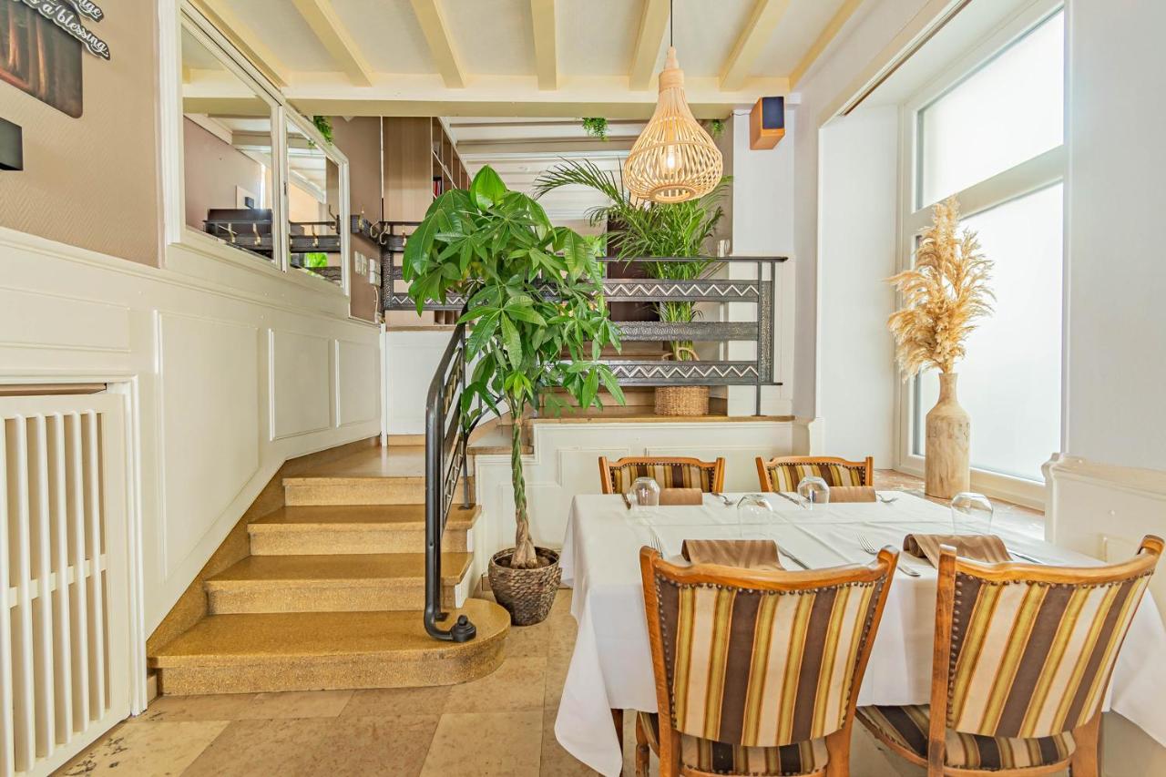 Hotel Le Petit Poete Echternach Bagian luar foto