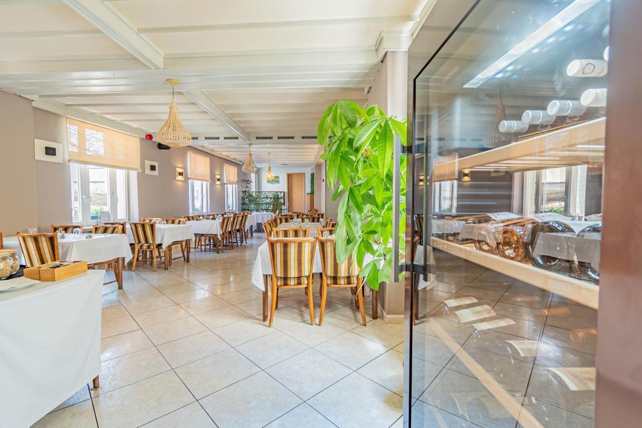 Hotel Le Petit Poete Echternach Bagian luar foto